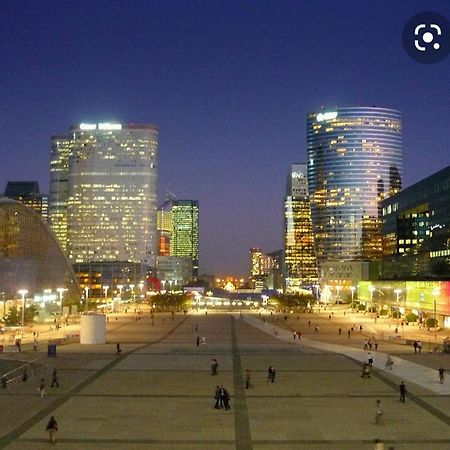 Studio Neuf Paris La Defense Metro 15 Rueil - Suresnes - Mont Valerien المظهر الخارجي الصورة