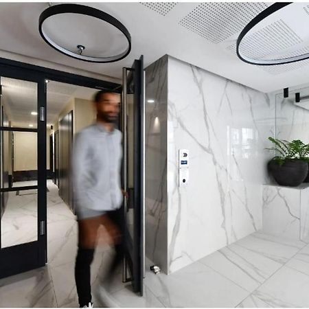 Studio Neuf Paris La Defense Metro 15 Rueil - Suresnes - Mont Valerien المظهر الخارجي الصورة