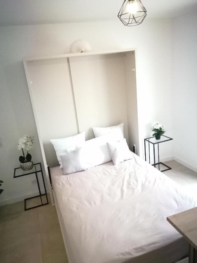 Studio Neuf Paris La Defense Metro 15 Rueil - Suresnes - Mont Valerien المظهر الخارجي الصورة