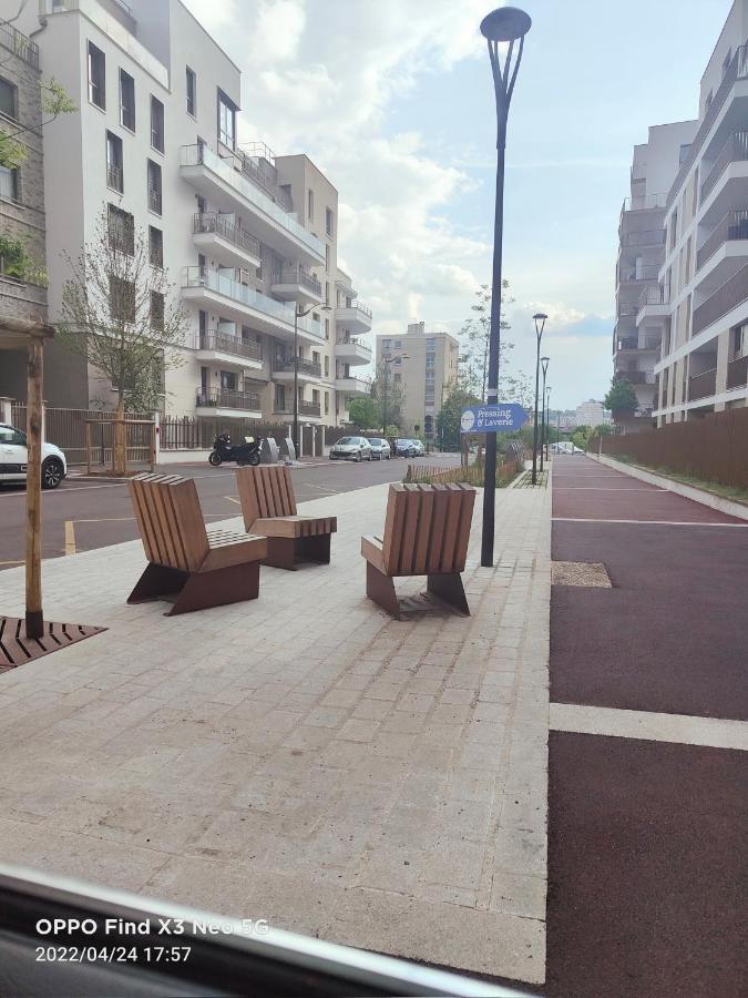Studio Neuf Paris La Defense Metro 15 Rueil - Suresnes - Mont Valerien المظهر الخارجي الصورة